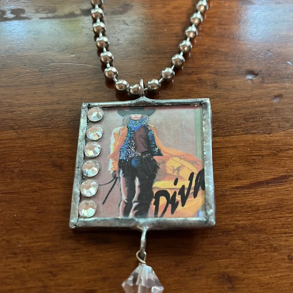 Statement charm necklace - Picture 2 of 4